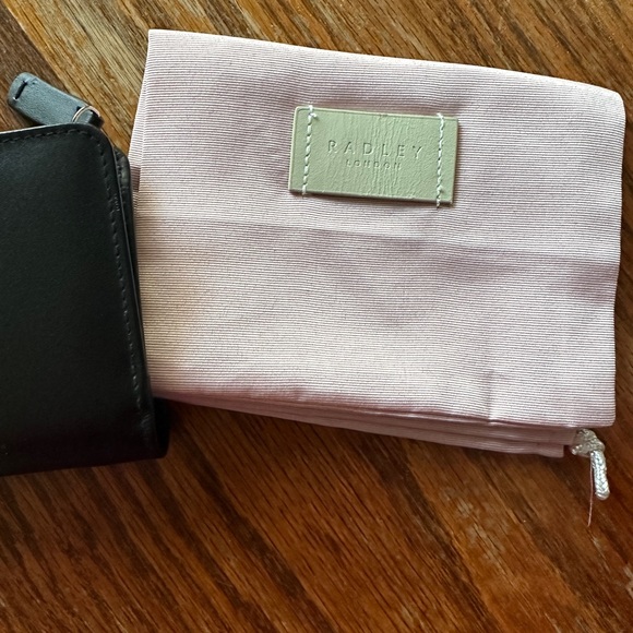 Radley London Medium Bifold Wallet - Picture 3 of 7